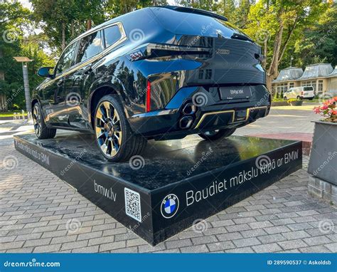 Is There A Bmw Hybrid Suv